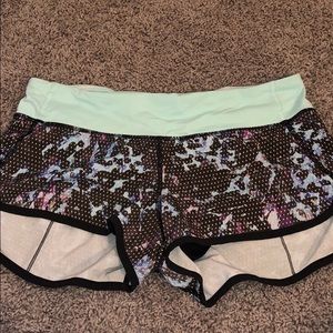 Lulu lemon printed shorts